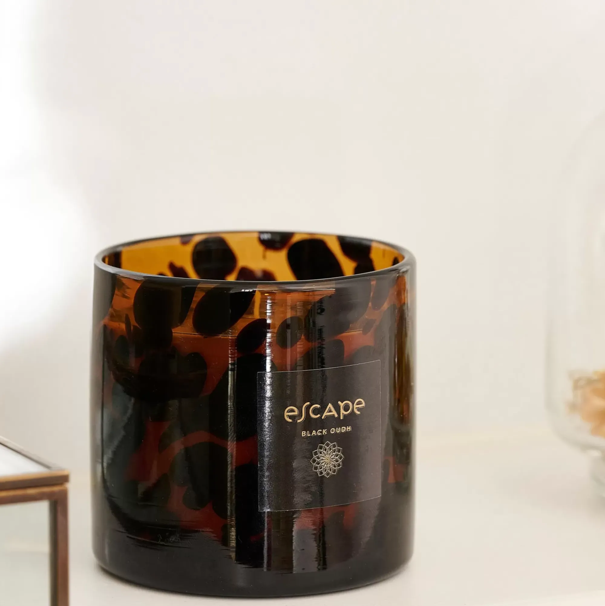 CASA Escape Black Oudh Vela Perfumada En Vaso Negro, Marron, Multicolor Online